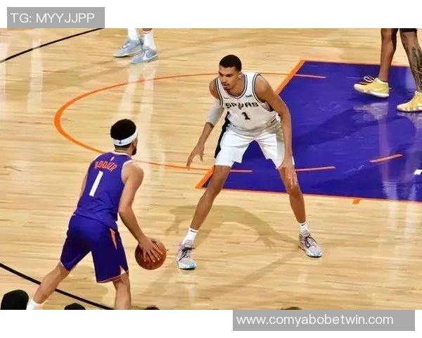 锡安复出首战替补出场展现马刺式时间管理首节6分钟贡献3分